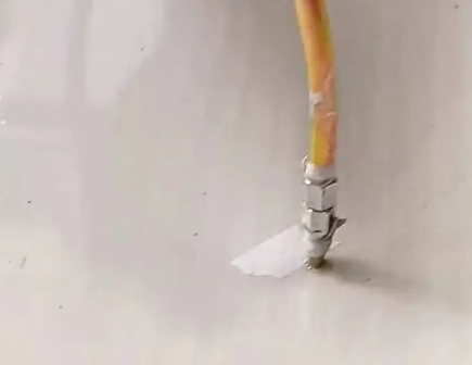 柘城瓷砖空鼓维修公司专业解答在瓷砖铺贴过程中，如果使用的砂料过粗（如全部使用了粗砂），可能会导致以下问题